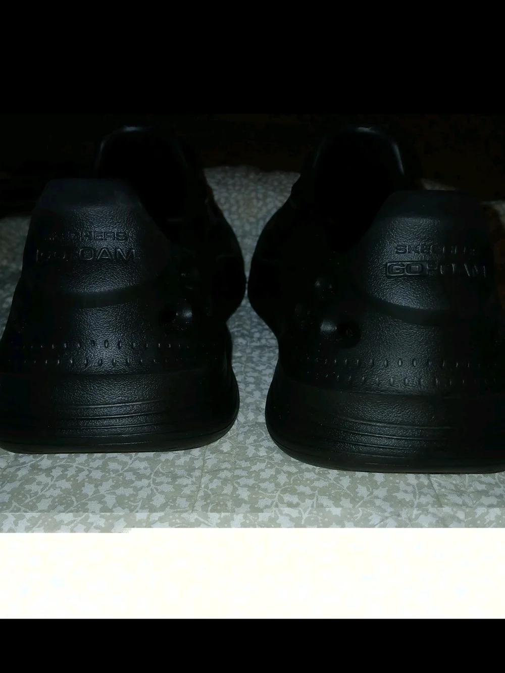 Men's Sz 11.5 Or Womens Sz 13.5 Black Slip-On Unisex Thick Cushion Sole Shoes